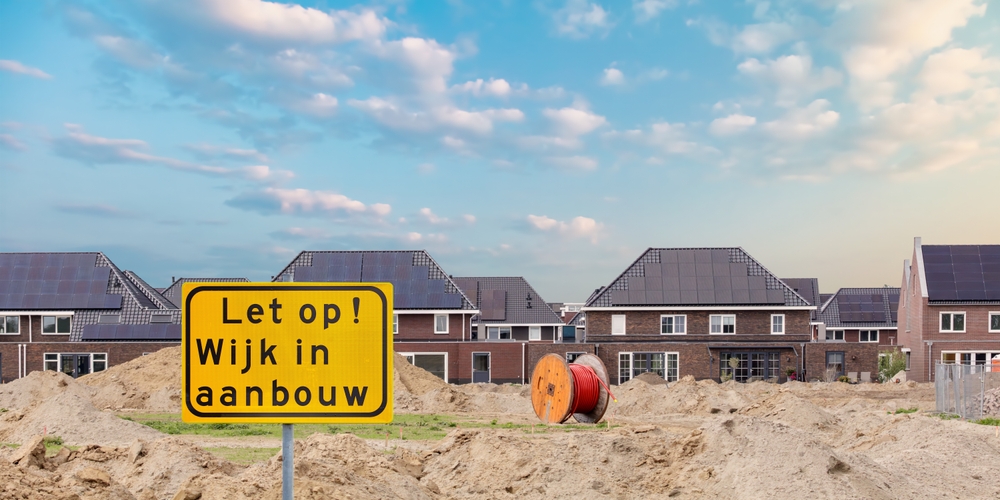 Renovlies voor nieuwbouw in Schiedam. Krijg 10% korting op het behangen en sauzen van wanden.